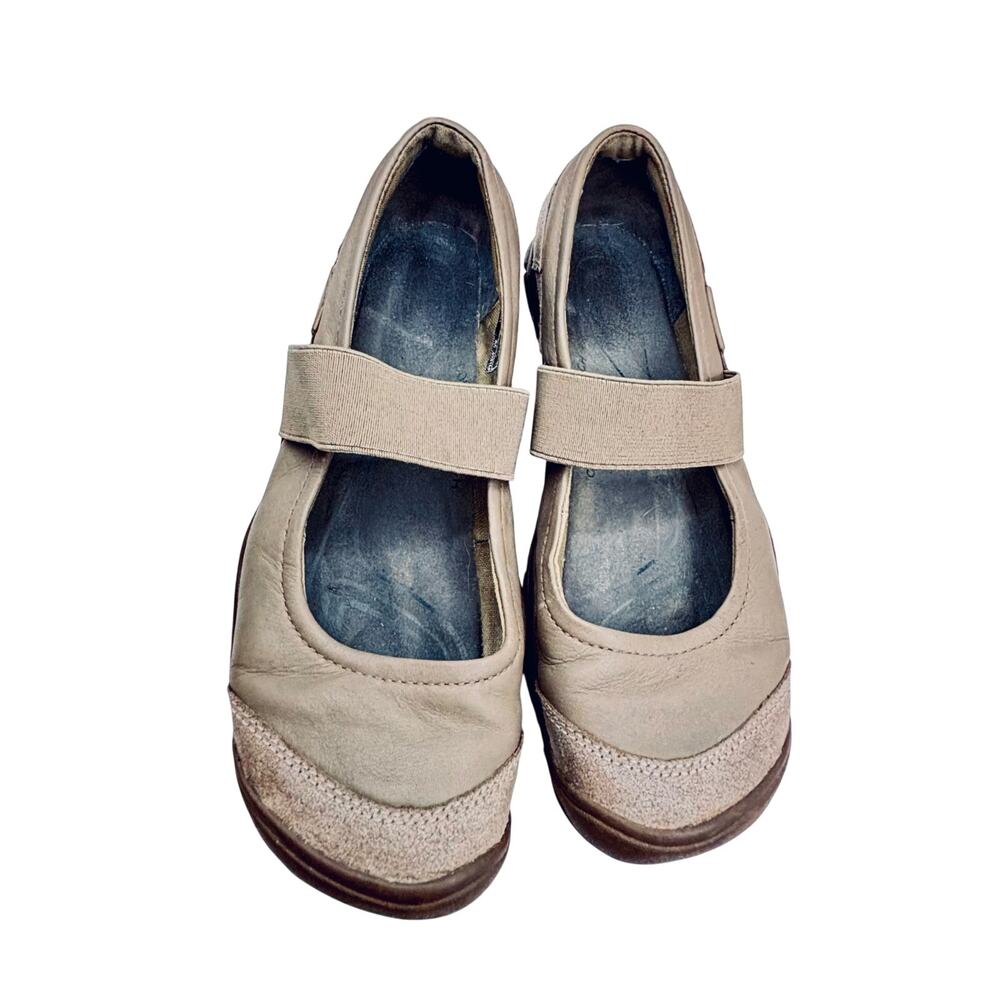 Keen Rivington II MJ CNX Mary Jane shoes taupe round toe sneaker style shoe 7.5